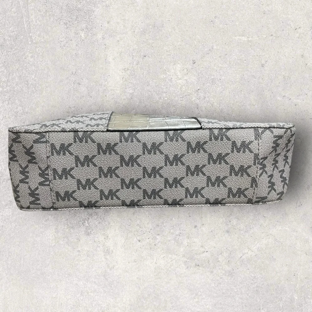 Michael Kors like new